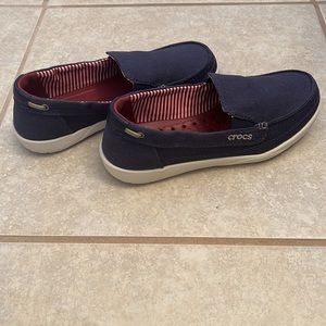 NWOT - 6 Crocs Loafers